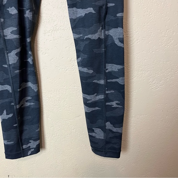 Athleta Camo Gray /black mid rise pull on Leggings Camouflage Size Small - Picture 11 of 14